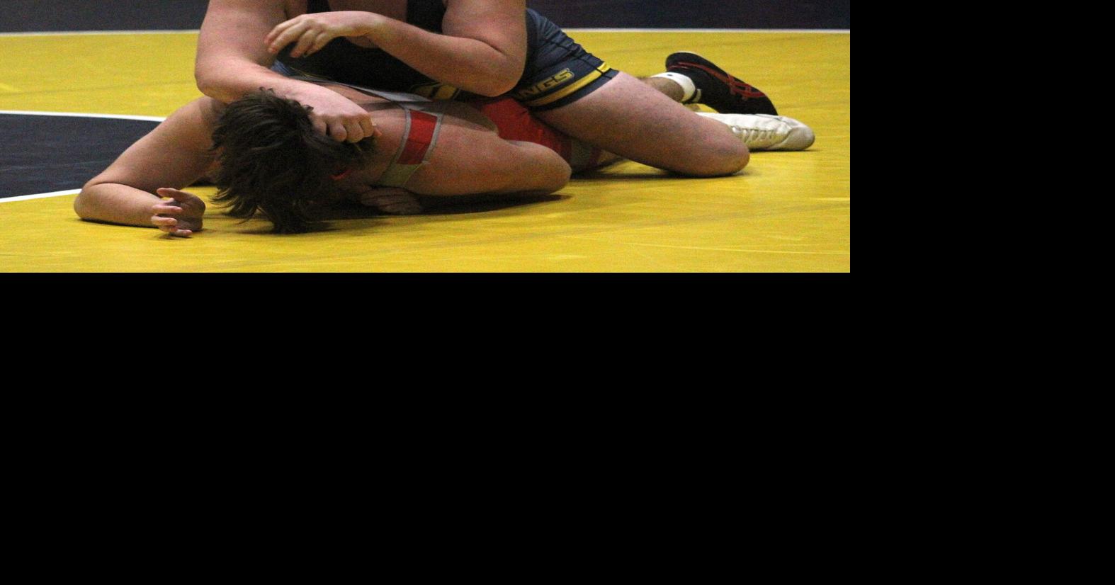 Mustang matmen double up Owls | Sports | clevelandbanner.com