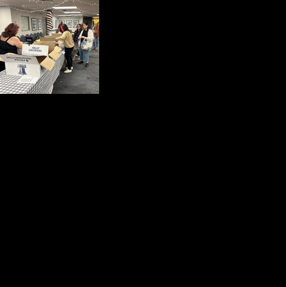 Wellpoint Tennessee distributes 300 turkeys for Thanksgiving