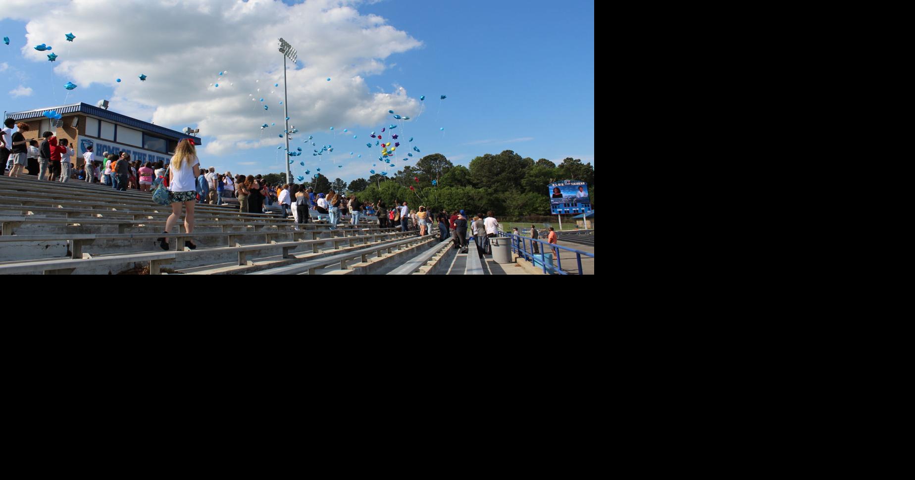 Cleveland High School holds vigil for two students killed in car crash ...