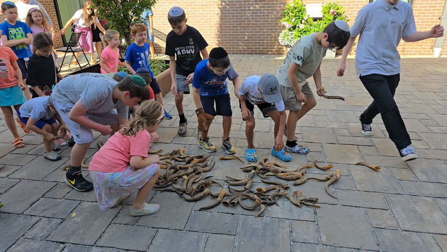 Shofar Factory Children have a blast at Living Legacy’s ‘Shofar Factory’ | Rosh ...