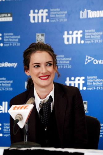 Winona Ryder Says Mel Gibson Asked Her Is She Was An ‘oven Dodger Unfiltered News From The 9072