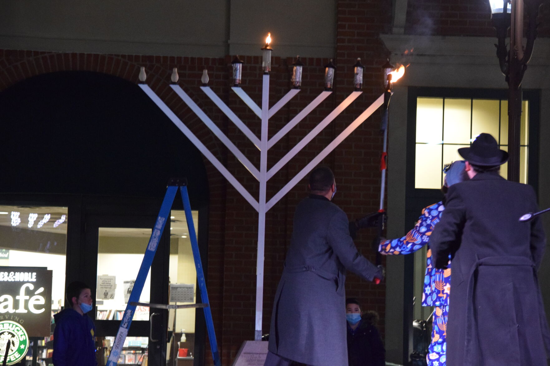 Fromovitz Chabad Center throws drive-in Chanukah celebration - Vimarsana News
