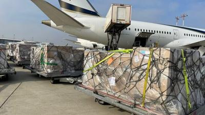 A shipment of 2,000 helmets and 500 vests for emergency and civilian organizations in Ukraine.
