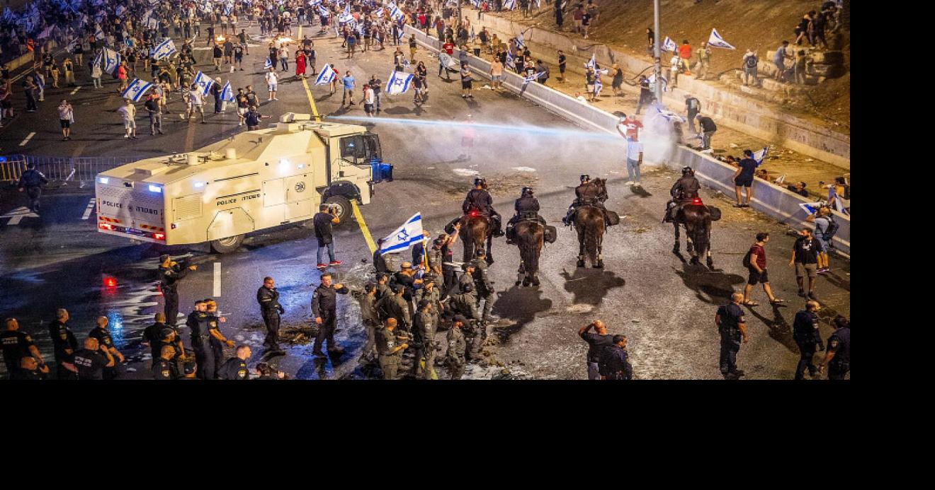 Protesters block Tel Aviv highway; 15 arrested