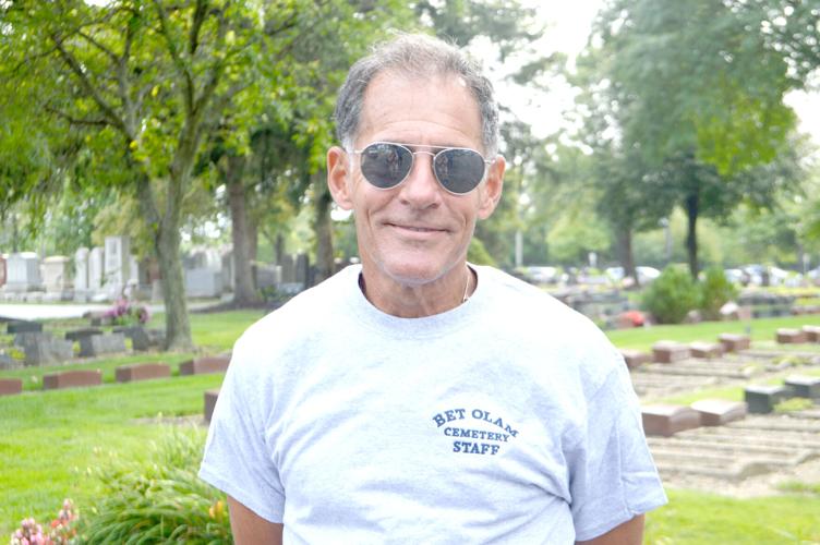 Bet Olam Cemetery removing frames in beautification project | Local