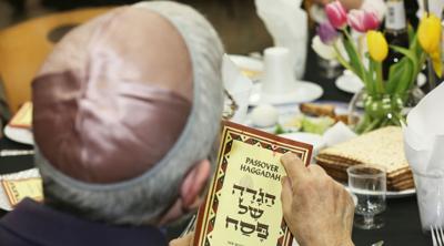Some Orthodox rabbis in Israel approve use of video conference for seder