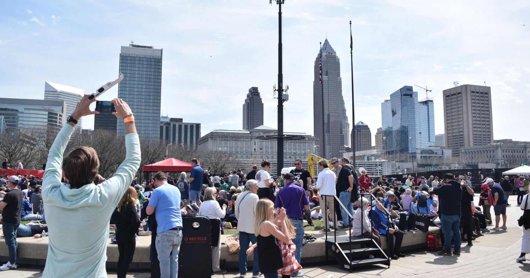 30,000 attend Solar Eclipse Fest at Great Lakes Science Center; Rock Hall - Vimarsana News