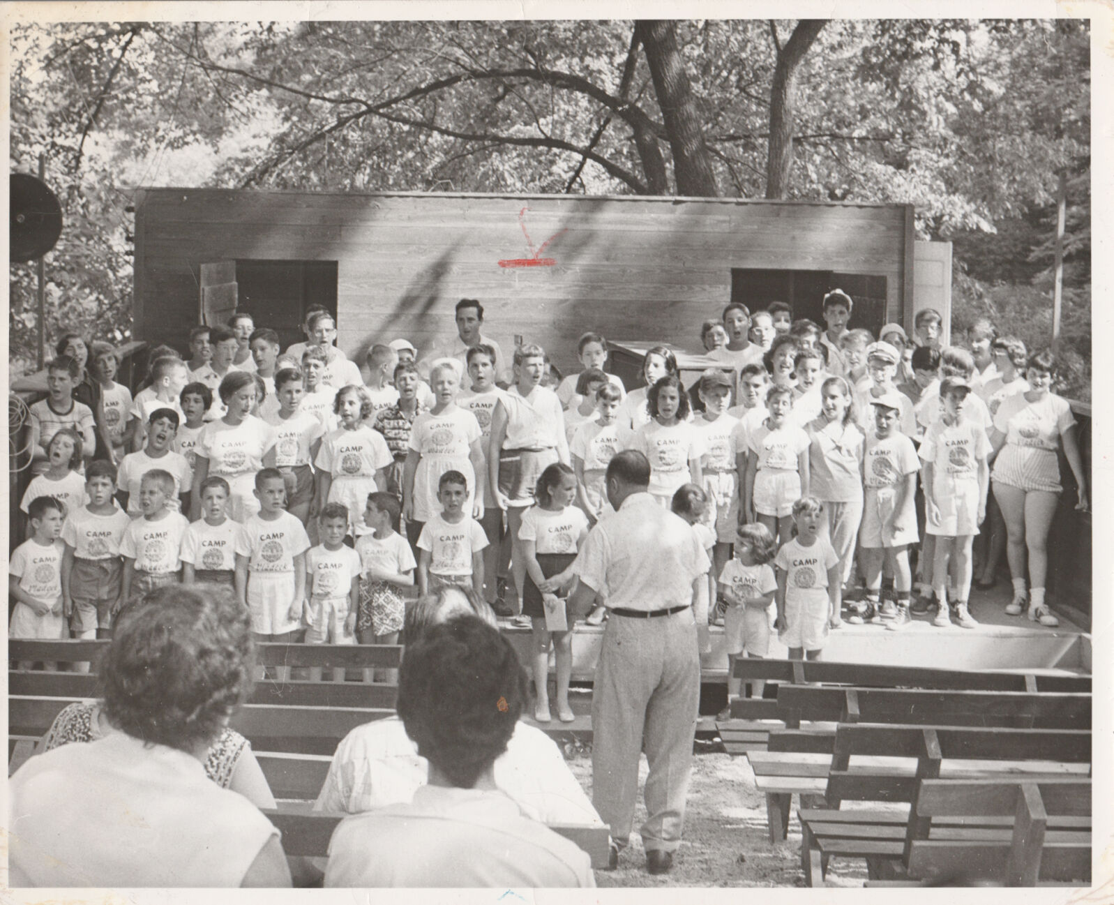 Lyndhurst man keeps Workmen's Circle camp alive by digitizing 3,000 old photos | Local News - Vimarsana News