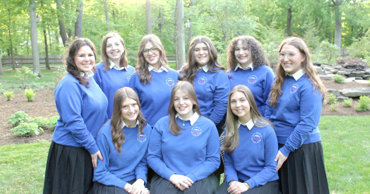 Chaviva High School graduates fourth class In the Community