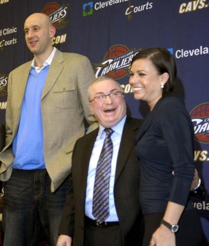 Cleveland Cavaliers star Zydrunas Ilgauskas' wife Jennifer dies at 50 as  cause of death not revealed