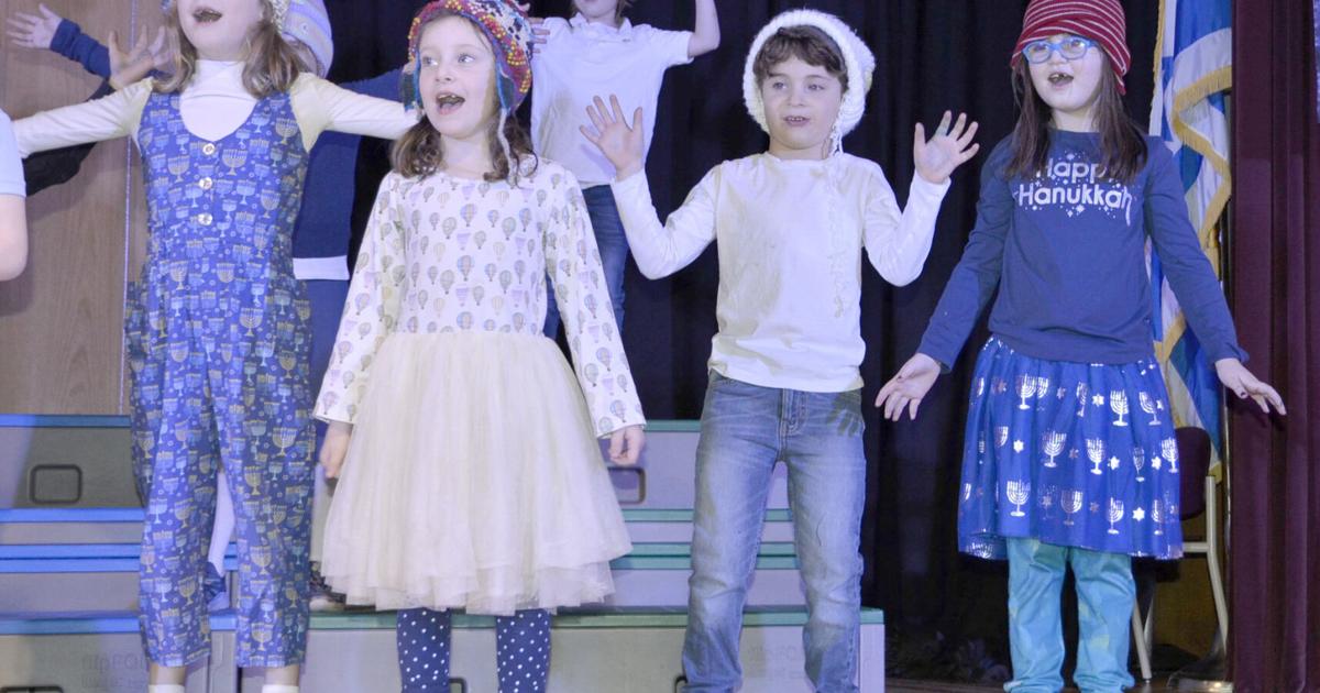 Gross Schechter Day School students perform Chanukah musical In the