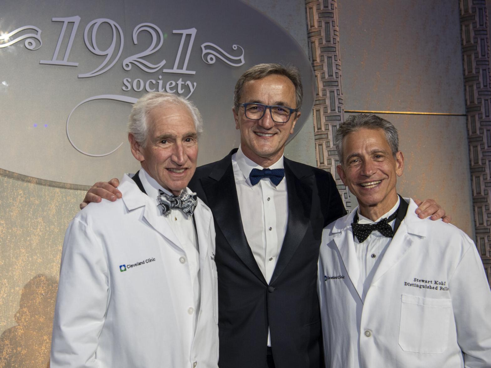 The Office T-Shirt Dwight, Medium Gildan | Mercari, image size:1567x1175