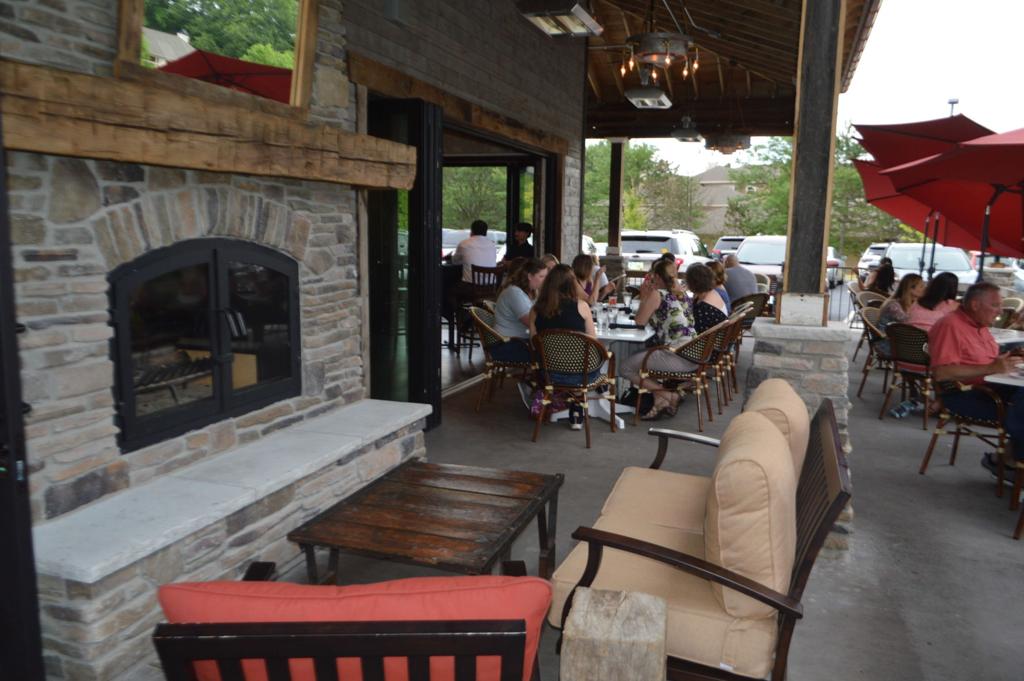 north olmsted restaurants with patios