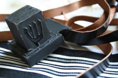 Study shows regular tefillin use can protect men during heart