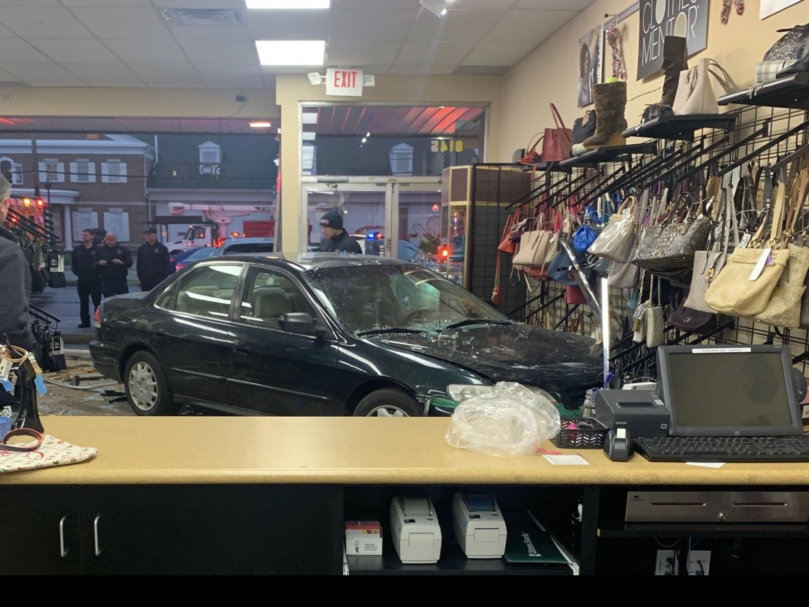 Car Crashes Into Clothes Mentor In Mayfield Heights Local News