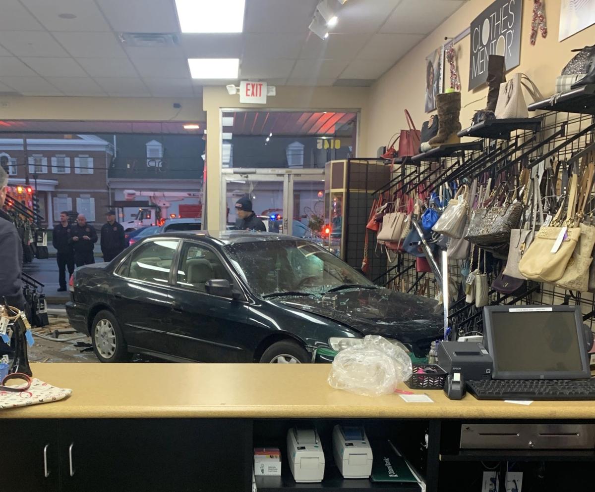 Car Crashes Into Clothes Mentor In Mayfield Heights Local News