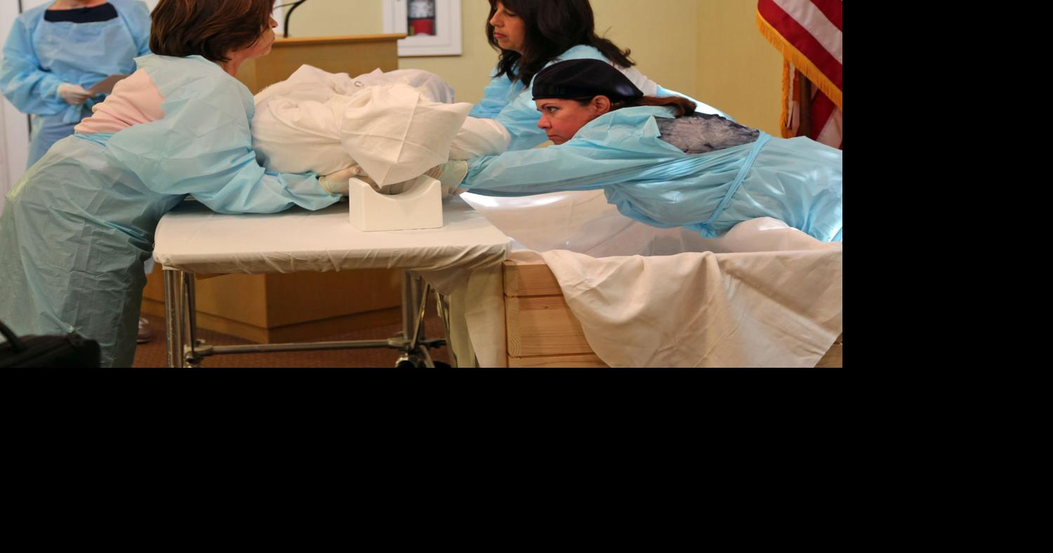Teenagers learn Jewish death rituals in unusual curriculum | National ...