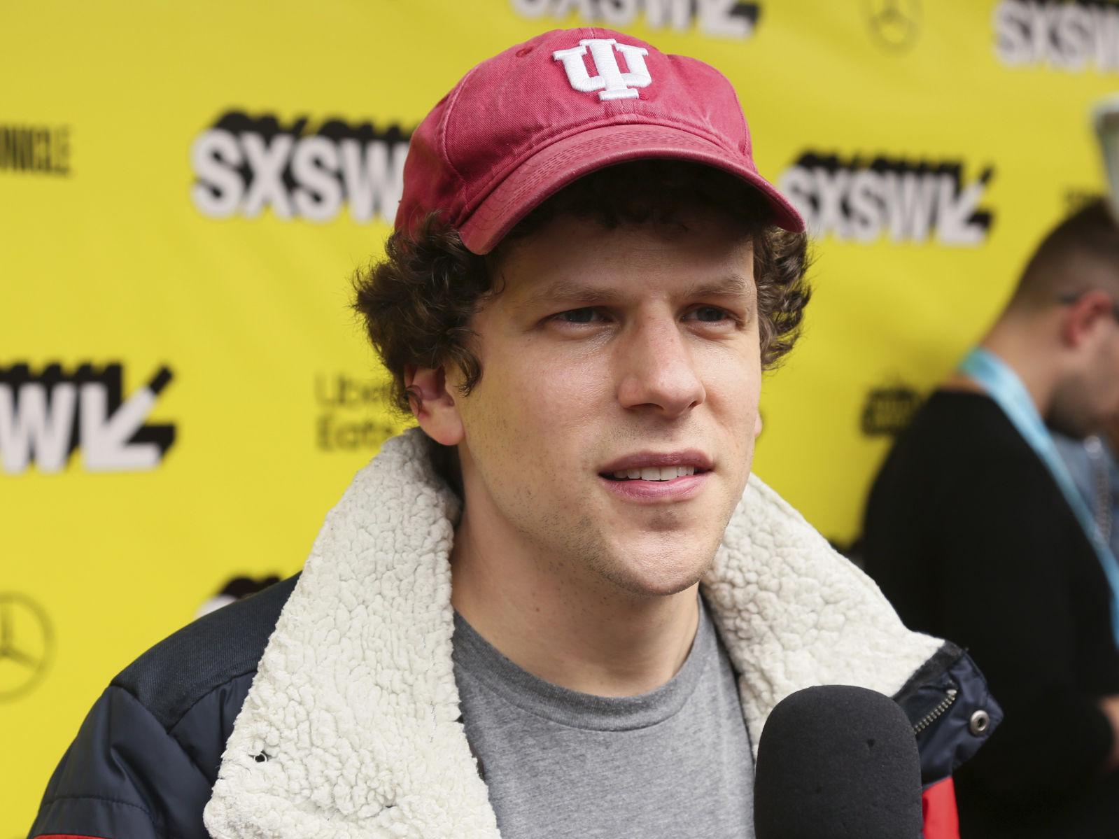 Jesse Eisenberg: My new movie is a 'hilarious satire on masculinity' |  UNFILTERED: News from the virtual community 