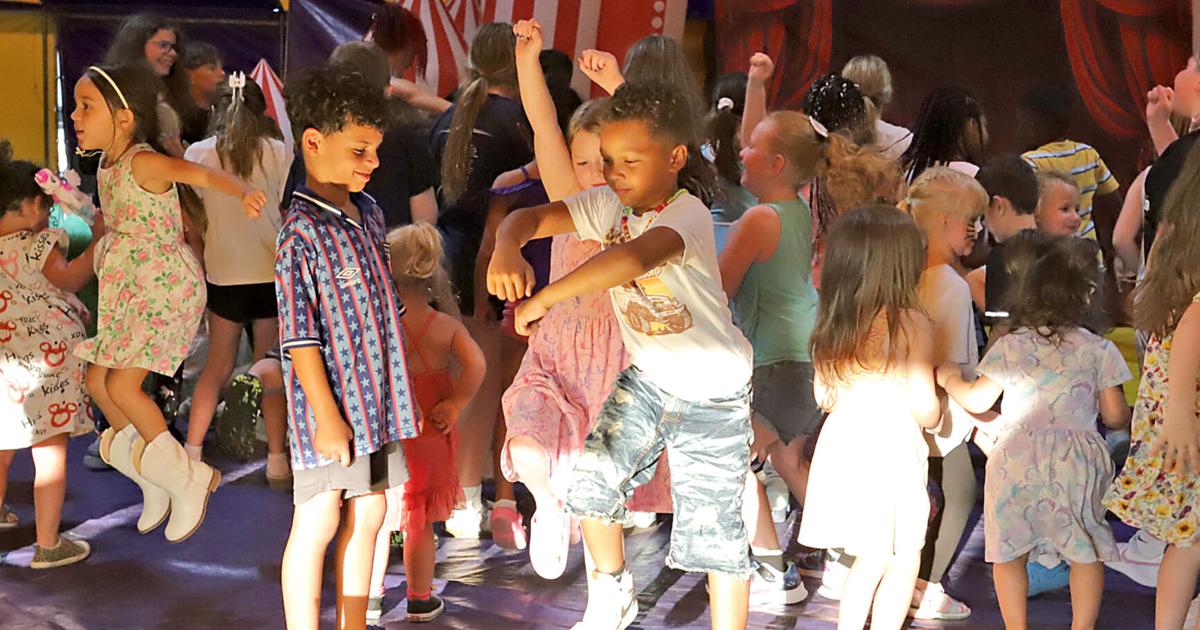 PHOTOS: Circus visits Fulton