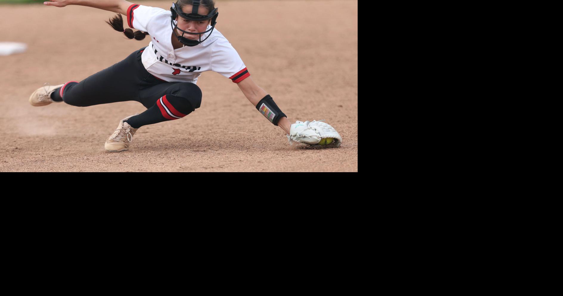 GALLERY: Clinton softball versus No. 9 Bettendorf