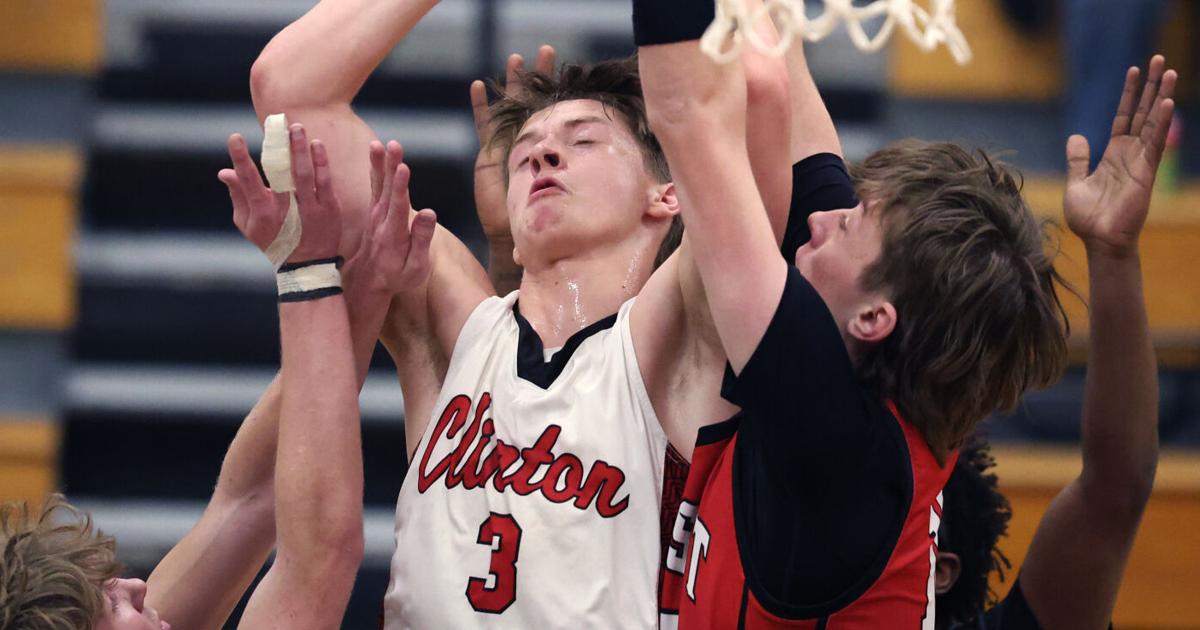 14 point run helps Davenport West defeat Clinton 77-52