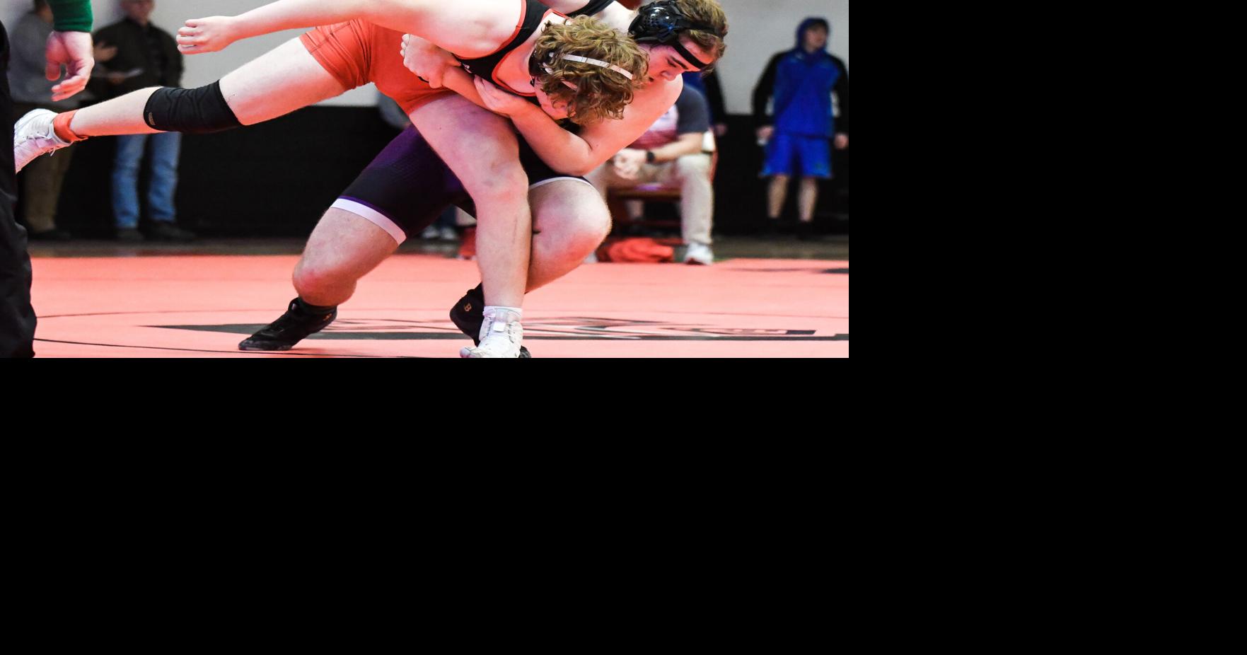 WRESTLING DeWitt pushes 9 to districts, Camanche 3 Sports