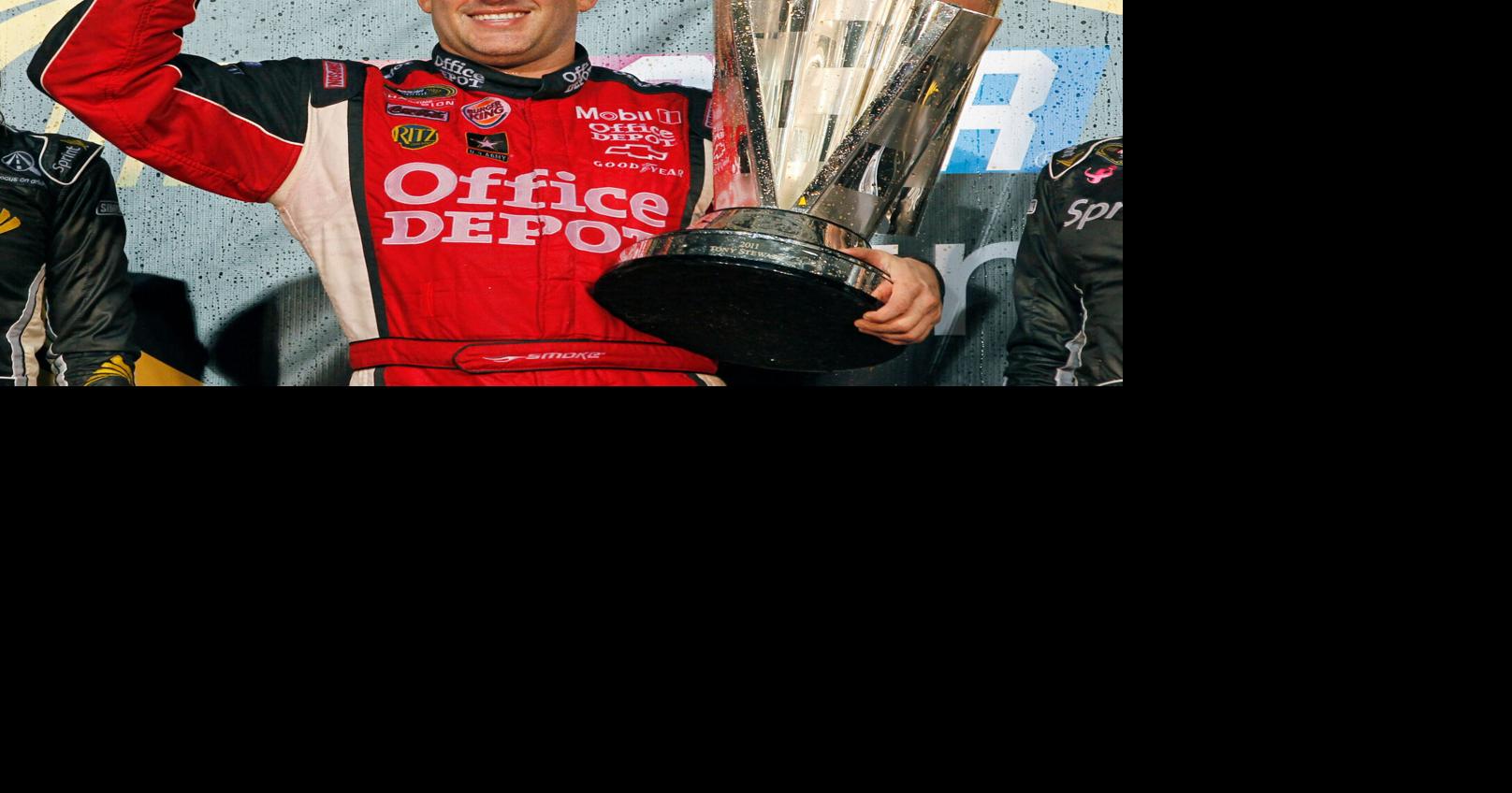 Tony Stewart returns to NASCAR in Ram Truck debut at Daytona International Raceway