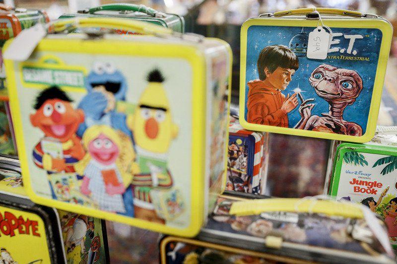 Get Wallpaper Fireball xl5 lunchbox For Android