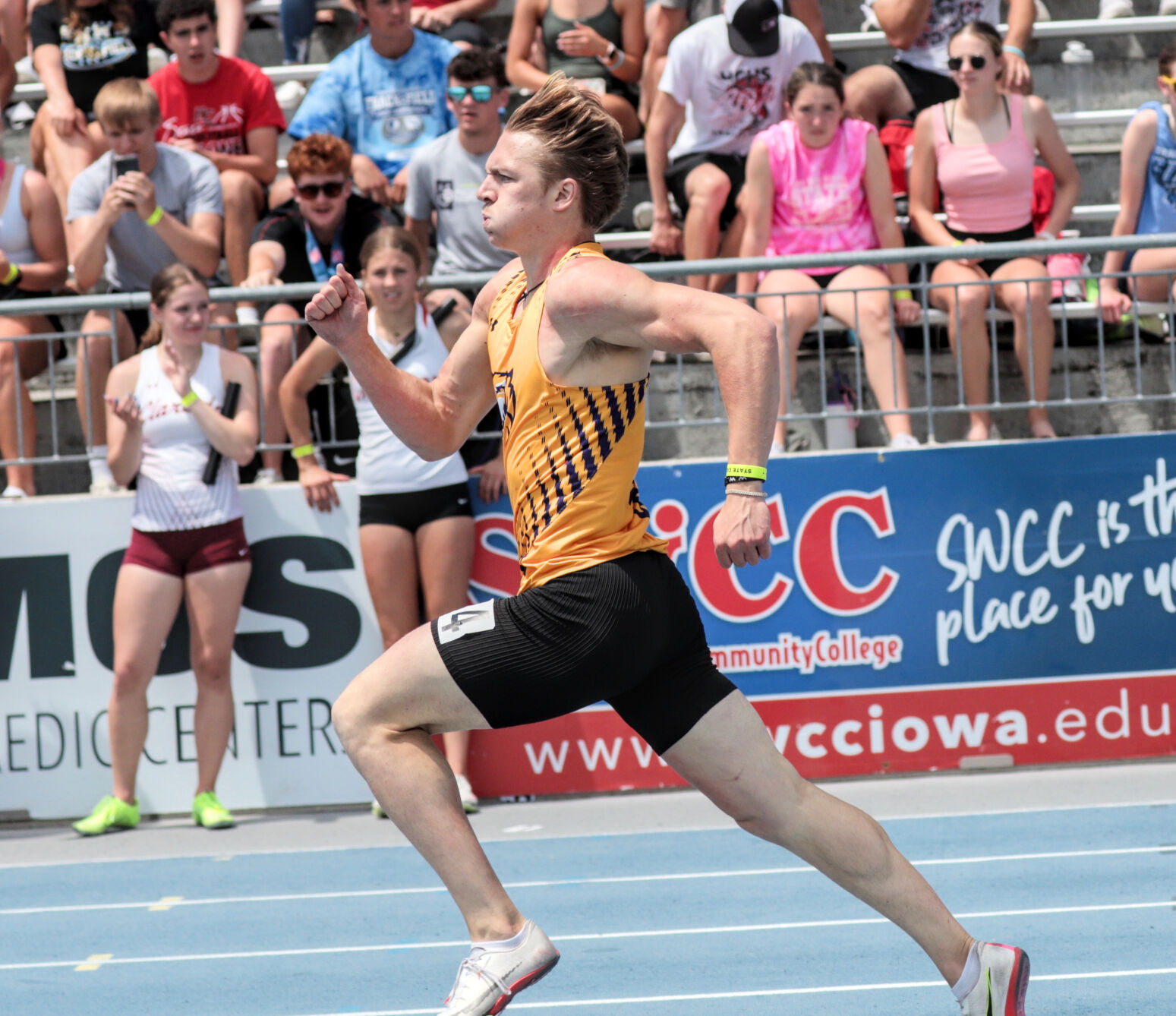 Iowa High School Track: Rheingans Retains 400m Hurdles Title, Seeser Excels in Field Events