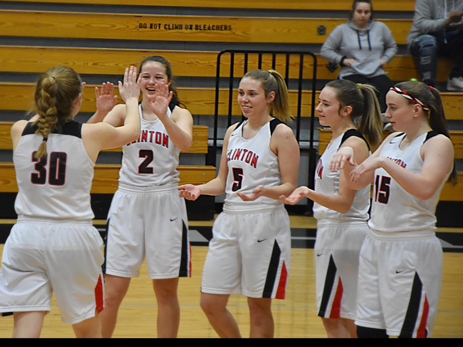 Clinton Tabs Former Hawkeye Marx As New Girls Basketball Coach Sports Clintonherald Com