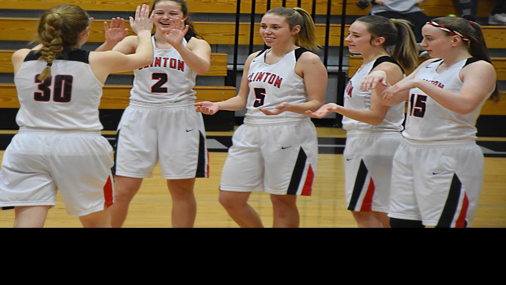 Clinton Tabs Former Hawkeye Marx As New Girls Basketball Coach Sports Clintonherald Com
