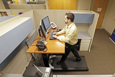More Americans Exercise While They Work Lifestyles