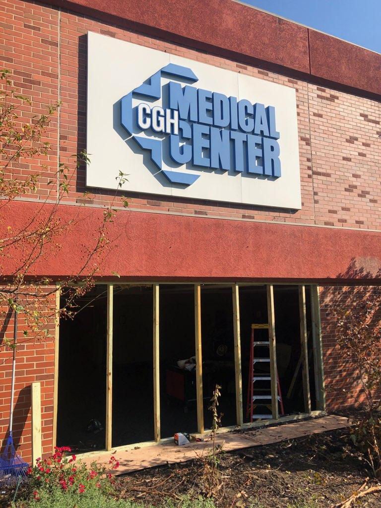 Vehicle crashes Into CGH Medical Center News