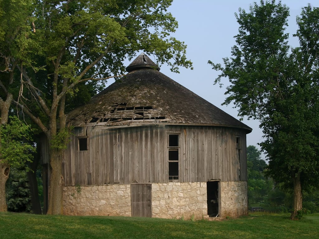 Indiana's round barns stand as countryside 'cathedrals' | Featured