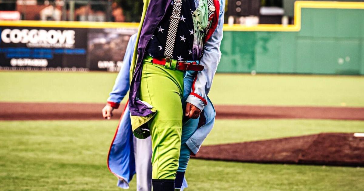 BASEBALL: Chicago Snowballs roll into Stadium tonight