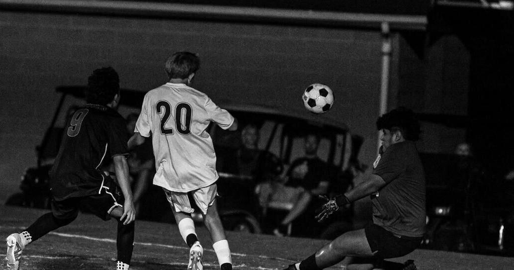 SPORTS ROUNDUP: Maroons take down Warriors in crosstown battle