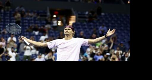 Zverev out-lasts Sonego in wild five-setter to advance at US Open
