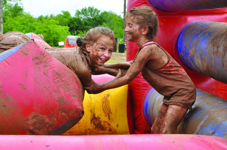 Muddy Inflatable The week in photos | News | cnhinews.com