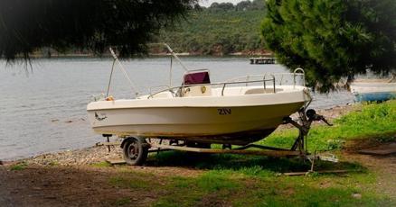 Boaters prompted to "Clean, Drain and Dry" to halt the spread of aquatic invasive species