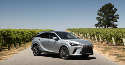 LEXUS RX 450H+ PLUG-IN HYBRID CROSSOVER DISHES STYLE AND LUXURY NO MATTER WHERE YOU ROAM