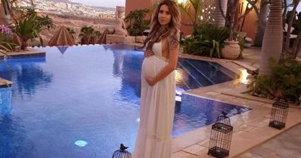 Woman's extremely bloated stomach was rare bowel disease