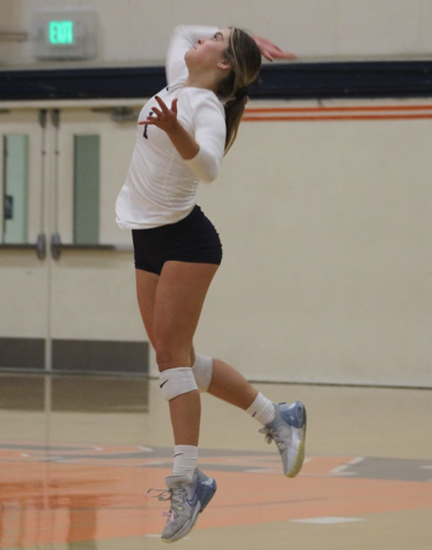 Payne racks up 1,000 career digs, closes in on school record