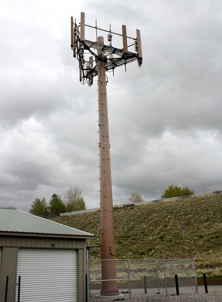 Ordinance limits height of cell towers in town Threat of 120foot