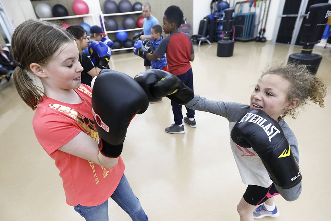 photos-youth-boxing-at-the-rec-center-codyenterprise