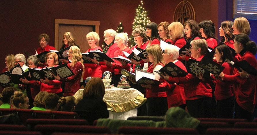 Music club performs Christmas Concert