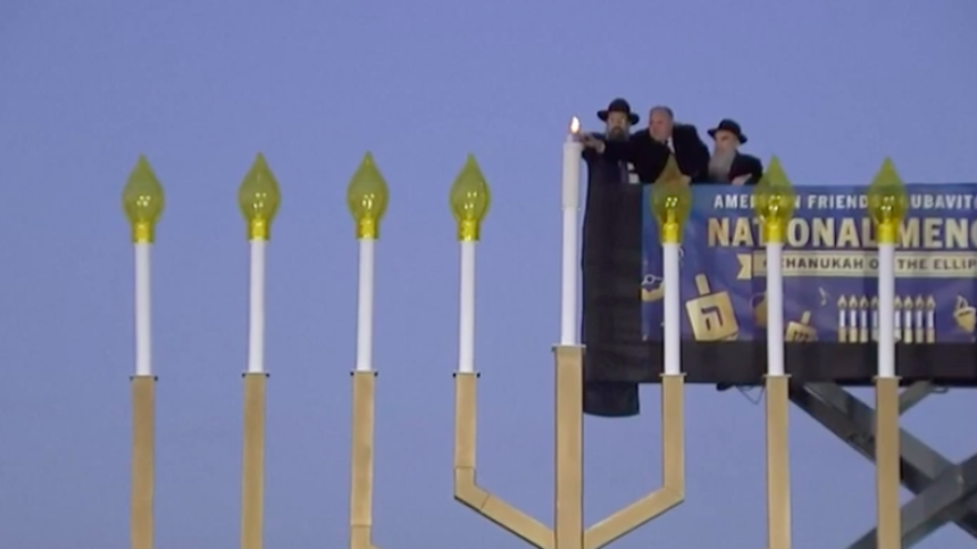 Netanyahu Friedman Light First Chanukah Candle At Western Wall
