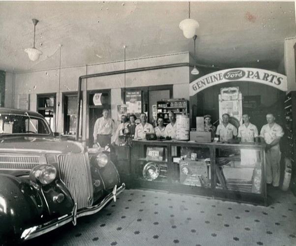 Dlouhy showroom 1930s