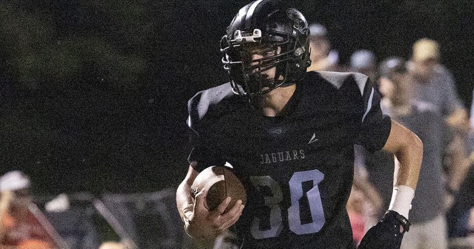 No. 1 Howells-Dodge flexes muscles early on Aquinas