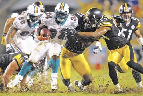 Who the experts are taking in Dolphins vs. Steelers