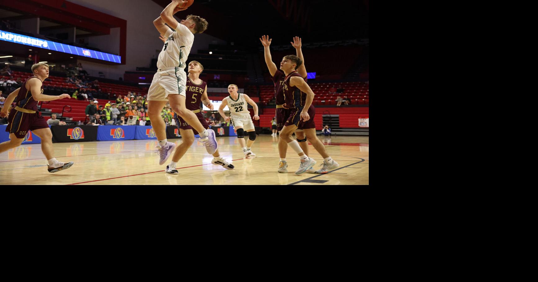Howells-Dodge posts wire-to-wire to advance to state semis